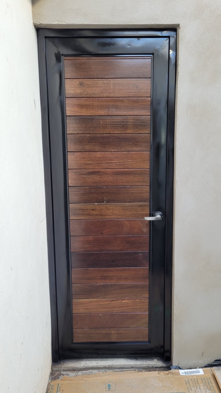 Herrería Aaron Flores