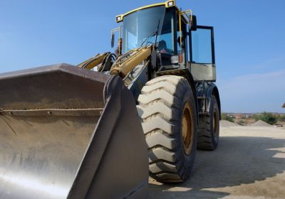 big-bulldozer-clear-sky-533224-FILEminimizer